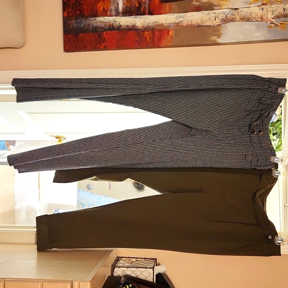 Bundling 2 pair of pants by SOHO. Blk/white size 10 and green size L. $19.